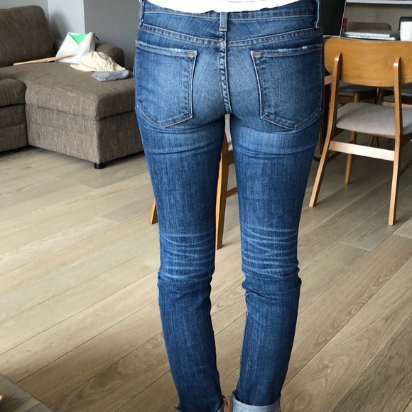J Brand Blue Jeans with Distress in the front - Picture 3 of 3